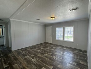 9711 Linda Pl in Tampa, FL - Building Photo - Building Photo