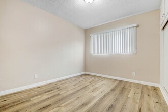 Telegraph Place Apartments in Downey, CA - Building Photo - Building Photo