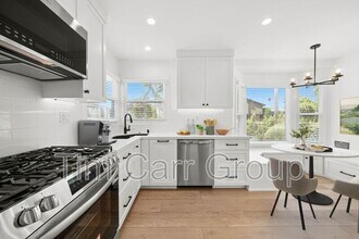 128 Rochester St in Costa Mesa, CA - Foto de edificio - Building Photo