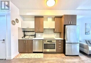 18 Uptown Dr in Markham, ON - Building Photo - Building Photo