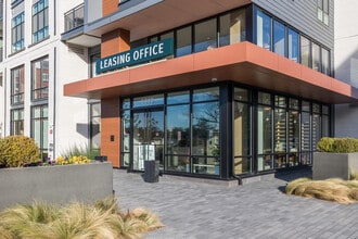 Aspire Huntington Station in Alexandria, VA - Building Photo - Building Photo