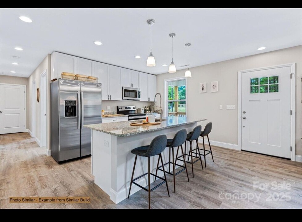 136 Locust Grove Rd in Weaverville, NC - Building Photo