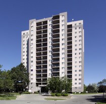 975 Warwick Dr in Burlington, ON - Building Photo