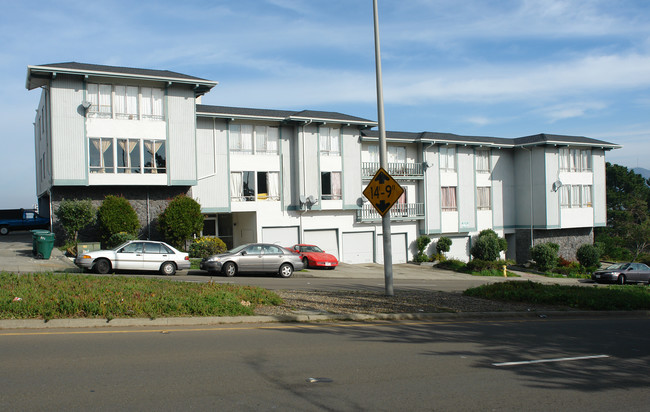 522 Clarinada Ave in Daly City, CA - Building Photo - Building Photo