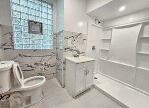 121 N Menard Ave in Chicago, IL - Building Photo - Building Photo