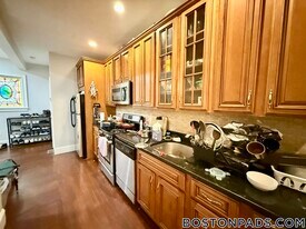 81 Hillside St, Unit 1 in Boston, MA - Building Photo