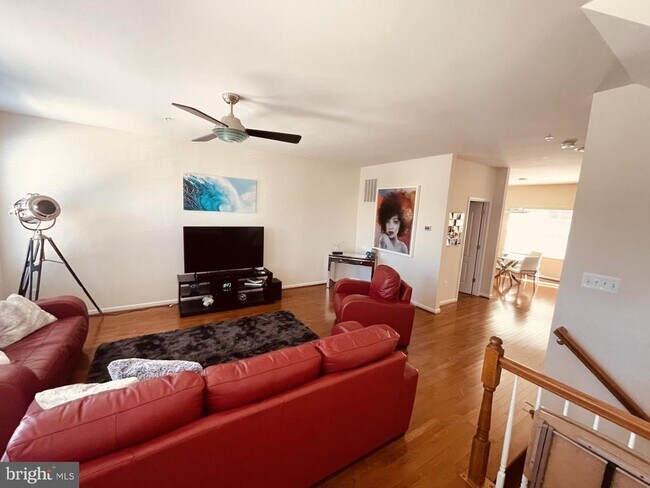 8453 Winding Trail in Laurel, MD - Building Photo - Building Photo