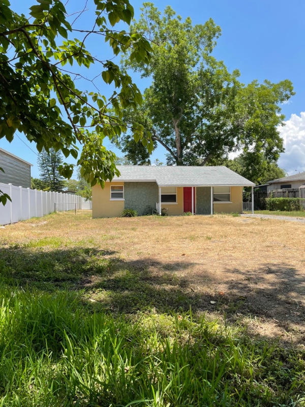 1005 Sandra Dr in Palm Harbor, FL - Building Photo - Building Photo