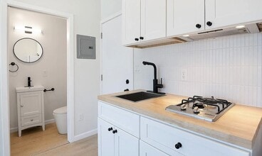 8th St in Los Angeles, CA - Building Photo - Building Photo