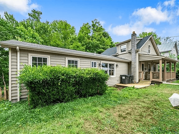 17 Locust St in Walden, NY - Building Photo