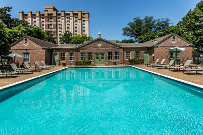 Uptown Square Apartments in Memphis, TN - Foto de edificio - Building Photo