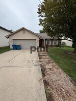 13015 Wingstem Ct in Fishers, IN - Building Photo