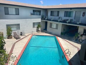 Fulton Gardens Apartments in Van Nuys, CA - Building Photo - Building Photo