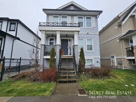 8719 Machell St in Mission, BC - Building Photo