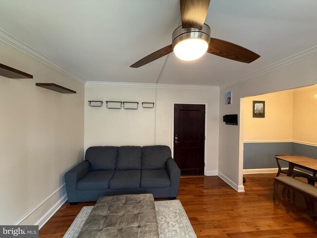 property at 922 S Washington St