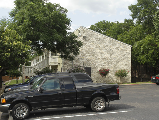 Alpine Apartments in Austin, TX - Building Photo - Building Photo