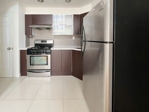 82-20 Britton Ave in Queens, NY - Building Photo - Building Photo