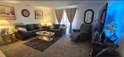 294 Berkshire Ln in Melbourne, FL - Foto de edificio - Building Photo