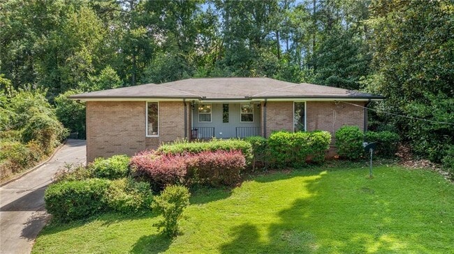1447 Southland Vista Ct NE