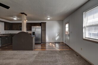 703 N Walker St in Webb City, MO - Building Photo - Building Photo
