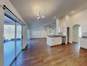 8813 Scenic Vista Ct in Orlando, FL - Foto de edificio - Building Photo