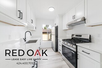 9809 Regent St in Los Angeles, CA - Building Photo - Building Photo