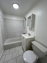 43 Storms Ave, Unit 1L in Jersey City, NJ - Foto de edificio - Building Photo