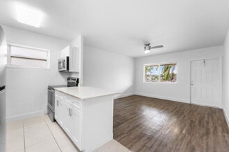 331 SE 19th Ave in Pompano Beach, FL - Building Photo - Building Photo