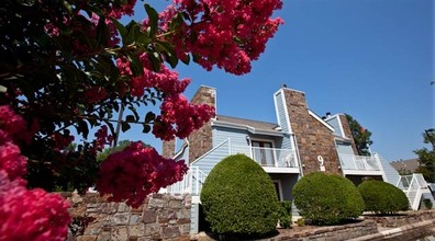 Stoneridge Apartments in Norman, OK - Foto de edificio - Building Photo