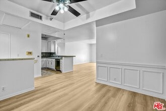 2222 Beachwood Dr in Los Angeles, CA - Building Photo - Building Photo