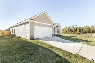 110 Garrett Ln in Bonaire, GA - Building Photo - Building Photo