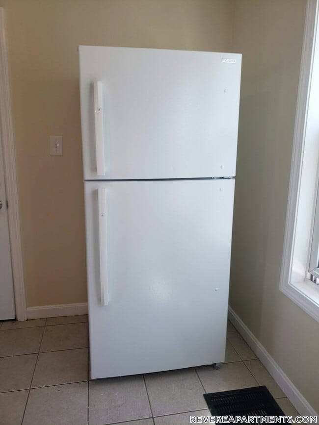 property at 1096 N Shore Rd