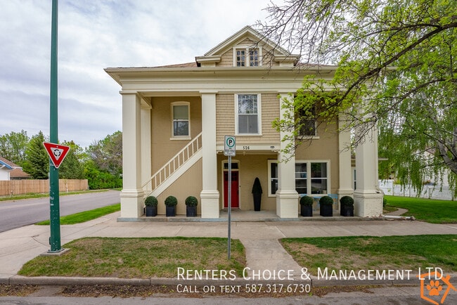 property at 526-526 7 Ave S