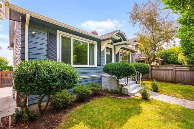 712 23rd Ave E in Seattle, WA - Building Photo - Building Photo