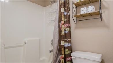 420 Fall Creek Dr, Unit #9-10 in Branson, MO - Foto de edificio - Building Photo