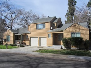 Lochbrae Apartments in Sacramento, CA - Building Photo - Building Photo