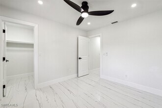 1419 SE 22nd St in Cape Coral, FL - Foto de edificio - Building Photo