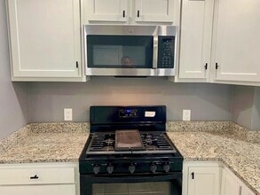 54 Madison Ave in Everett, MA - Building Photo - Building Photo