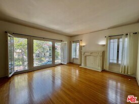 145 N Sycamore Ave in Los Angeles, CA - Building Photo