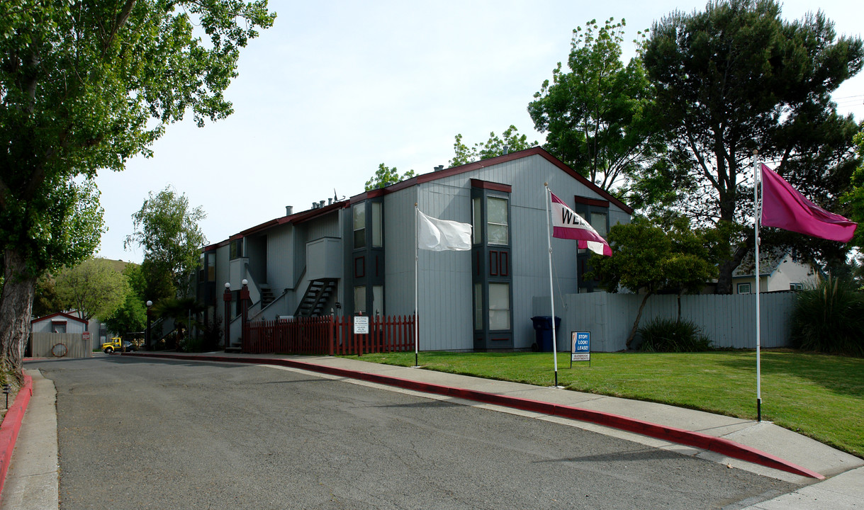 Glennbrook Apartments in Martinez, CA - Building Photo