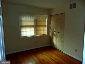 4901 Asquith Ct in Fairfax, VA - Building Photo - Building Photo