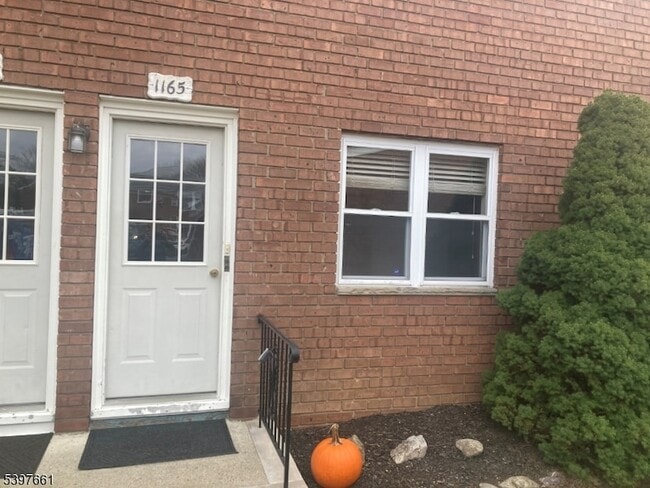 1165A Valley Rd in Wayne, NJ - Building Photo - Building Photo