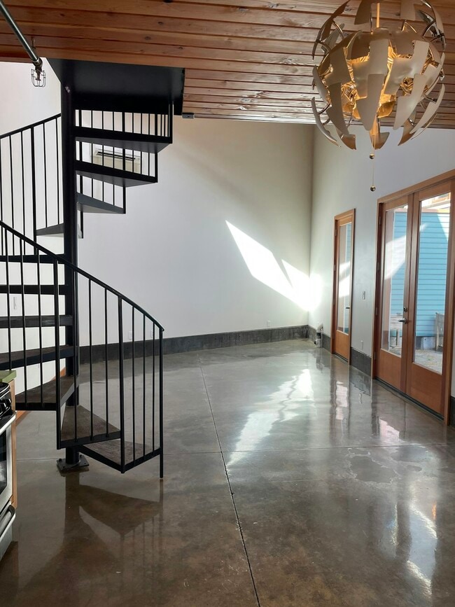 property at 8777 N Lombard St