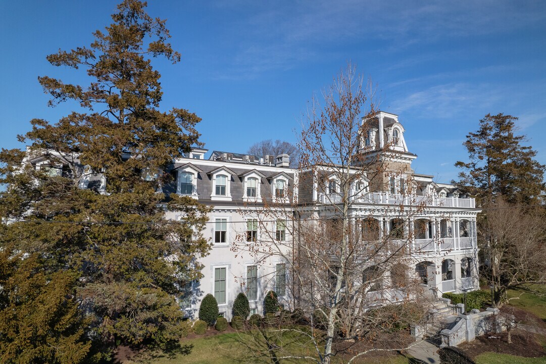 Louella Mansion in Wayne, PA - Building Photo