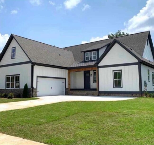 4030 Camellia Ridge Cove in Pelham, AL - Building Photo - Building Photo