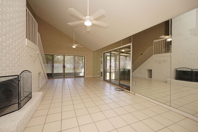 28 Solar St in Mary Esther, FL - Building Photo - Building Photo