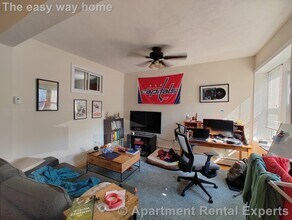 1054 Cambridge St in Cambridge, MA - Foto de edificio - Building Photo