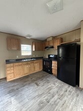 125 Deer Creek Rd in Huntington, TX - Foto de edificio - Building Photo