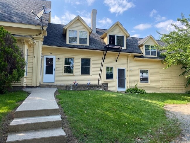 38 Summer St in Franklin, MA - Building Photo - Building Photo