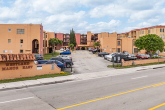 Westland Manors East Condos in Hialeah, FL - Building Photo - Building Photo